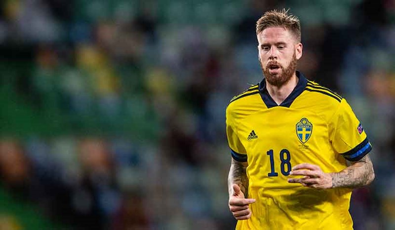 Pontus Jansson gör sig redo för match