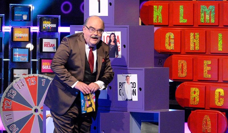 Leif Loket Olsson öppnar en lucka i BingoLotto
