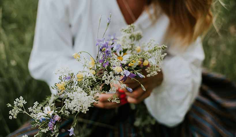 midsommar-flata-sommarkrans-folkspel-819x478.jpg