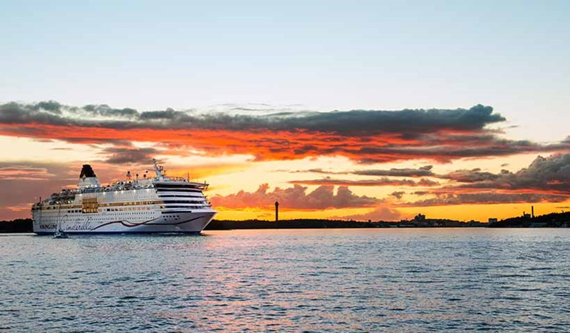 Färja på havet. Vikingline.