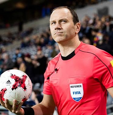 Domare i fotboll, Jonas Eriksson.
