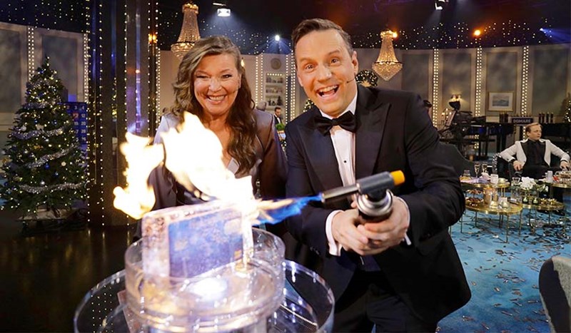 BingoLottos programledare smälter is i livesändning